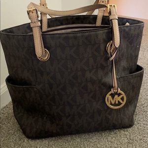 Michael kors purse